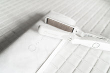 画像をギャラリービューアに読み込む, iii by radiant + pouch